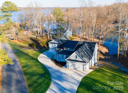 7476 Point Street sold home in Back Bay, Denver, NC