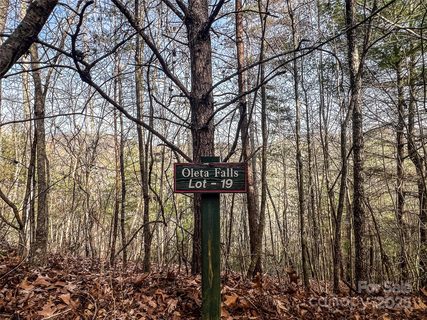 0000 Stepp Ridge Court active lot in Oleta Falls, Hendersonville, NC