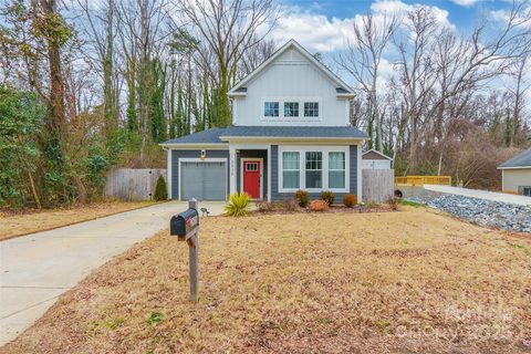 2636 Elmin Street sold home in Carr Heights, Charlotte, NC