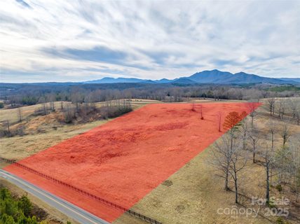 Lot 8 1 Whiteside Road sold home in Tryon Equestrian Farms, Mill Spring, NC