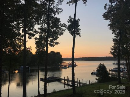 113 Angler Place sold home in Commodore Peninsula, Mooresville, NC