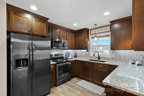 130 Portman Lane sold home in Lone Pine Meadows, Statesville, NC