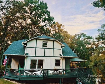 108 Three Oaks Lane active home in Waterfront Woodbridge, Kings Mountain, NC