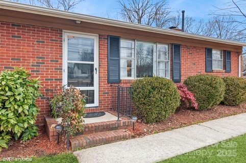 3100 Westerwood Drive sold home in Westerwood, Charlotte, NC