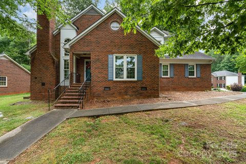 2000 Shannon Bridge Lane sold home in Ashley Creek, Matthews, NC