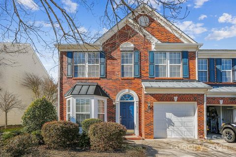 6015 Queens Walk Court sold townhome in Glen Laurel, Fort Mill, SC