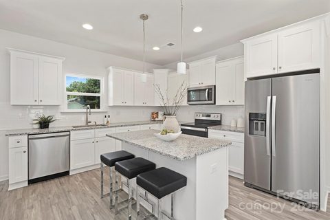 5812 Torrence Street sold home in Hemphill Heights, Charlotte, NC