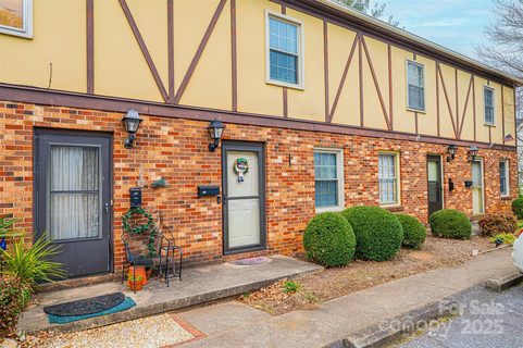 1335 12th Street Drive 15 sold condo in Manor House, Hickory, NC