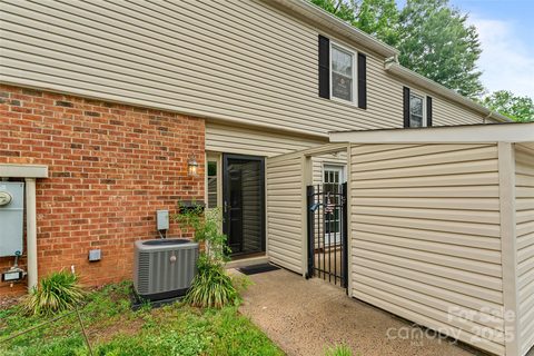 5929 Quail Hollow Road sold home in Quail Hill, Charlotte, NC