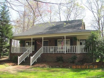 1128 Estate Drive sold home in Springlake Estates, York, SC