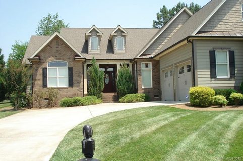 546 Muirfield Way