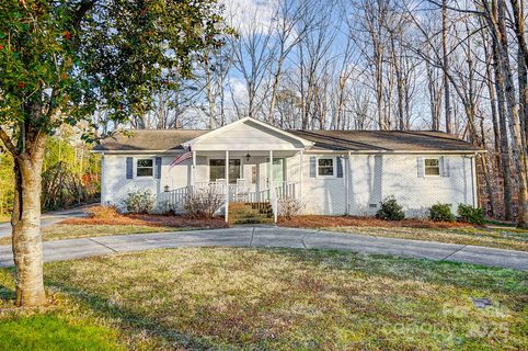 6017 Caroline Drive sold home in Worwood Acres, Matthews, NC