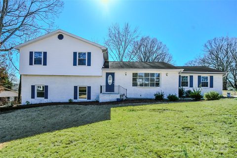 2007 Nw Candlewood Drive sold home in Quail Hollow, Concord, NC