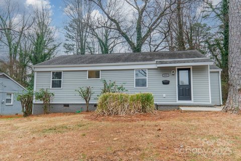901 Yellowstone Drive sold home in Glendale Acres, Charlotte, NC