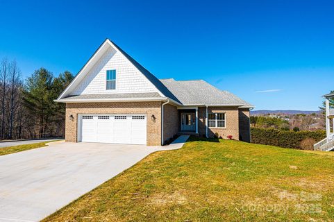 402 Whitmore Street sold home in Huntington Woods, Lenoir, NC