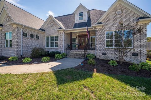 329 Wintergreen Court sold home in Hall Crossing, Kings Mountain, NC