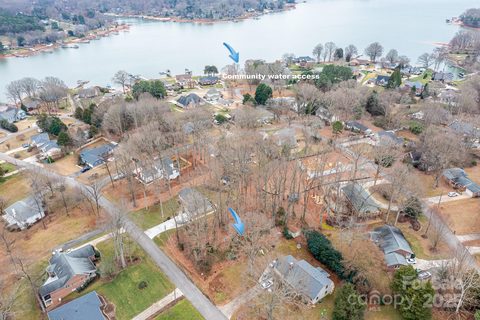 0 Crystal Circle sold lot in Crystal Bay, Mooresville, NC
