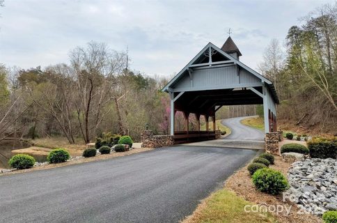A home in Highland Farms