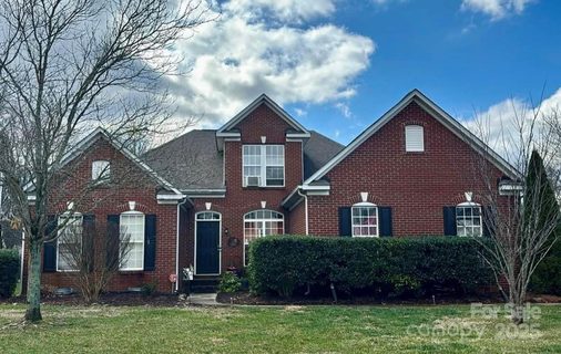 1004 Rosewater Lane