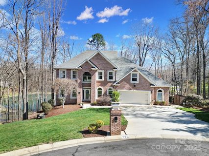 726 Amberly Crossing