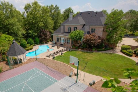 Previously sold for $887,500