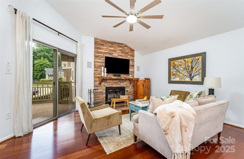 5011 Sharon Road sold home in Chalcombe Court, Charlotte, NC