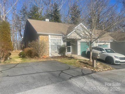 308 Laurel Park Place sold townhome in Laurel Park Place, Hendersonville, NC