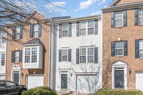 932 Tiger Lane sold townhome in Mallard Glen Village, Charlotte, NC