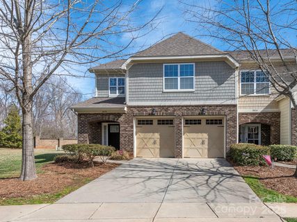 8418 Loxton Circle
