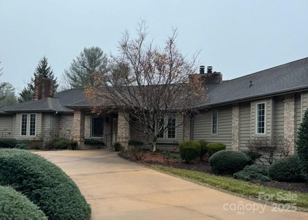 63 Oak Gate Drive sold home in Flat Rock Lakes, Hendersonville, NC