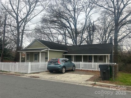 1301 N Mcdowell Street
