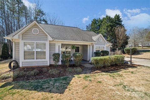 7200 Morning Dew Court sold home in Hunters Bluff, Denver, NC