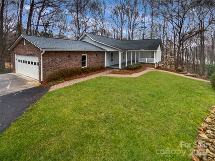 1730 Saddlewood Drive sold home in Olde Williamsburg, Fort Mill, SC