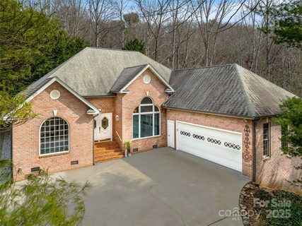 122 Eastmoor Drive