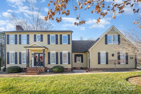 907 Paul Revere Lane sold home in Heritage Woods, Gastonia, NC