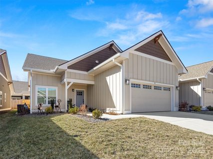 8 Cozy Cottage Way sold townhome in The Cottages at Averys Creek, Arden, NC
