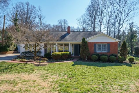 223 Oakland Circle sold home in Dogwood Hills, Newton, NC