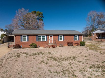 605 Castlewood Drive sold home in Meadowbrook Acres, Gastonia, NC