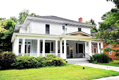 437 Walnut Street