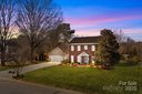 13717 Strathaven Drive sold home in Matthews, SC