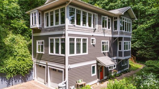 322 Crestview Drive sold home in Black Mountain Estates, Black Mountain, NC