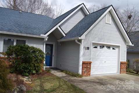11 Silver Place sold townhome in Mountainbrook Village, Black Mountain, NC