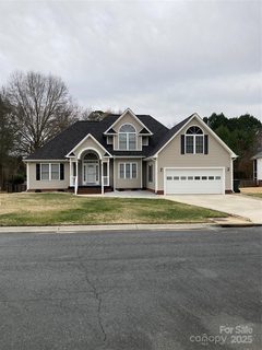2049 Winding Oak Road sold home in Rollingwood, Rock Hill, SC