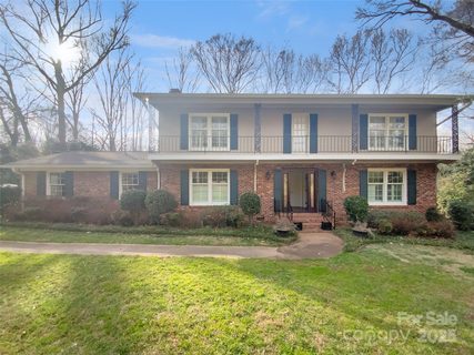 6813 Linda Lake Drive