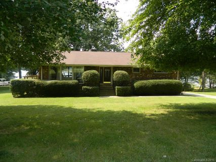 210 Shoreline Loop
