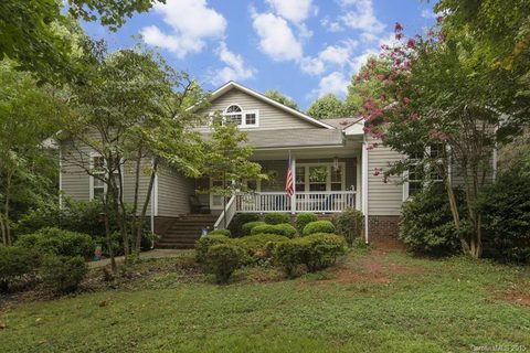 7752 Deer Track Drive sold home in Forest Oaks, Denver, NC
