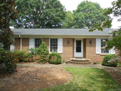 2416 Wedgewood Drive