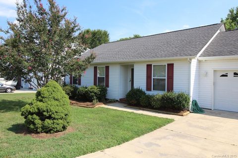 3643 Farm Lake Drive sold home in Parkview, Concord, NC