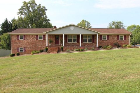 208 Skyline Road sold home in Lakemont, Hickory, NC