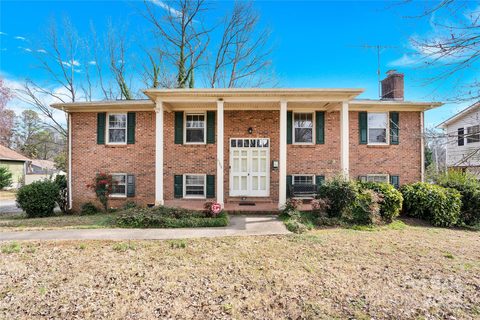 6308 Lake Forest Road sold home in Lake Forest, Charlotte, NC